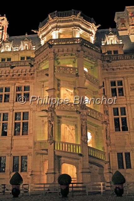 france loir et cher 07.JPG - Escalier à vis de l'aile François 1erChâteau de BloisLoir-et-Cher,  France